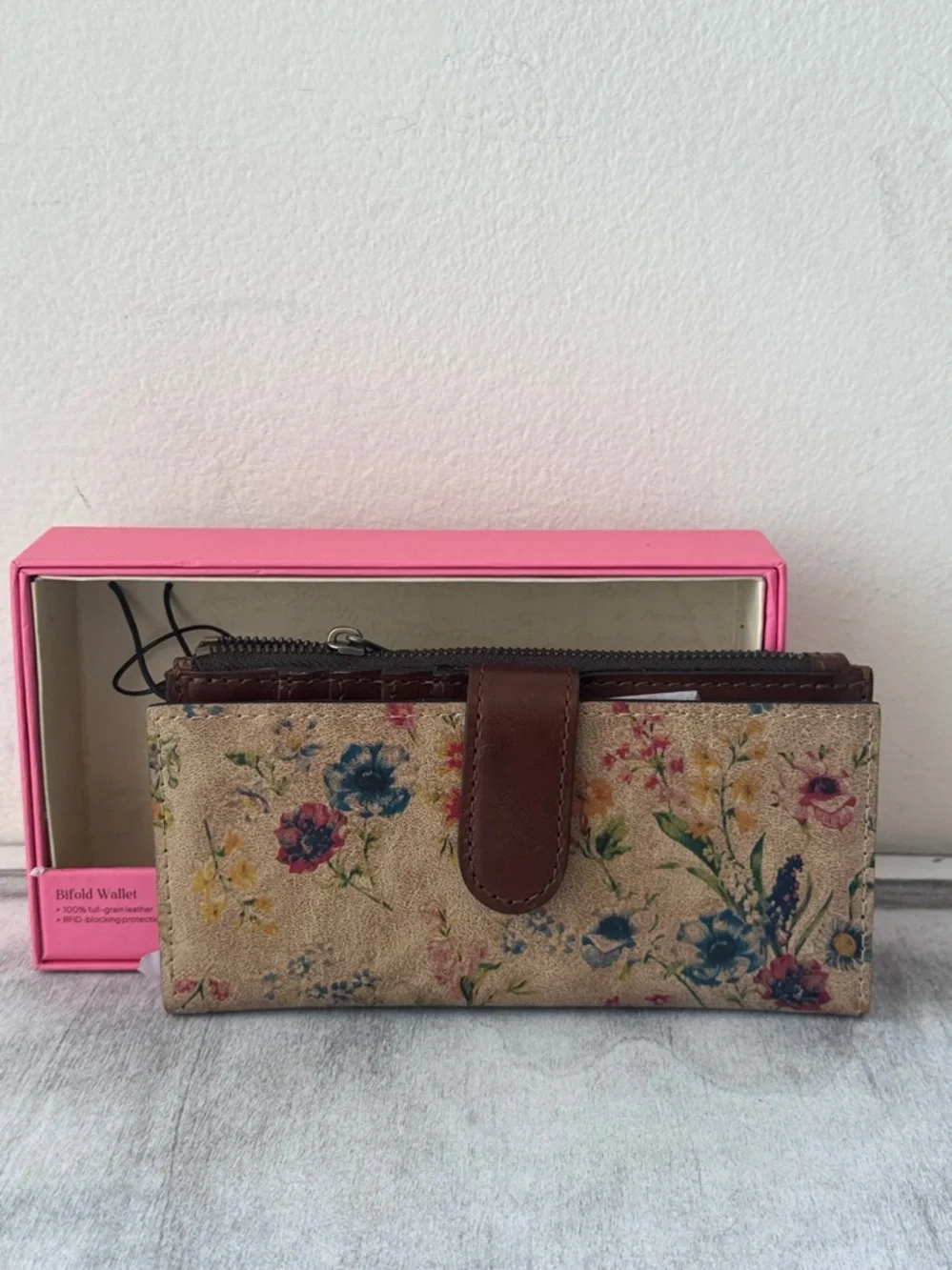 PATRICIA NASH Nazari Prairie Rose Leather Bi- Fold Continental Tan Floral Wallet